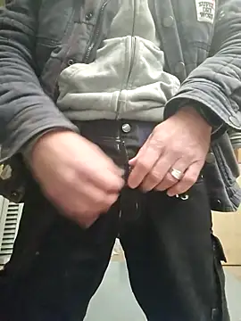 Xcoquinx online show from November 2025 09:41:02 AM