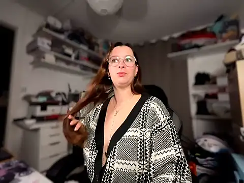 Amai Live online show from November 2025 04:56:01 AM