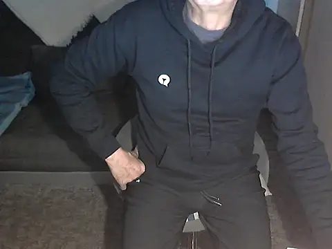 kiam471 online show from November 2025 06:52:02 PM