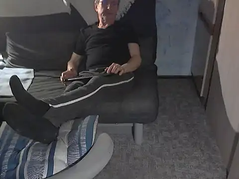 Snapshot of kiam471 chatting on February 2026 11:45:01 PM kiam471 online show from February 2026 11:45:01 PM