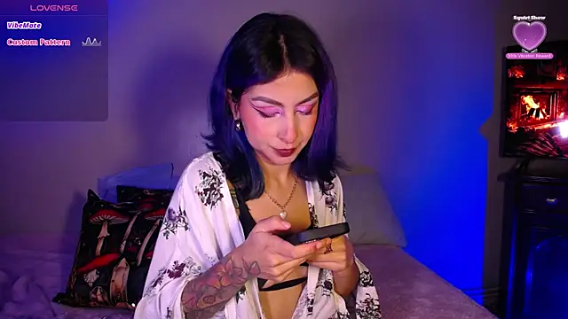 Cinamoonn online show from January 2025 07:27:01 PM