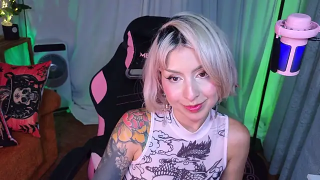 Cinamoonn online show from July 2026 10:14:02 PM