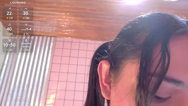 mensia hernandz online show from November 2025 01:36:02 PM