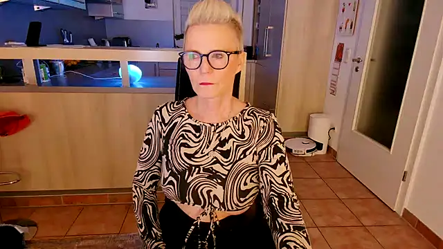 Snapshot of German_Milf chatting on December 2024 06:03:02 PM German Milf online show from December 2024 06:03:02 PM