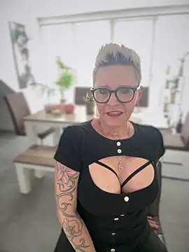 Snapshot of German_Milf chatting on February 2025 01:55:01 PM German Milf online show from February 2025 01:55:01 PM