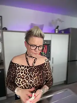 Snapshot of German_Milf chatting on February 2025 02:06:02 PM German Milf online show from February 2025 02:06:02 PM