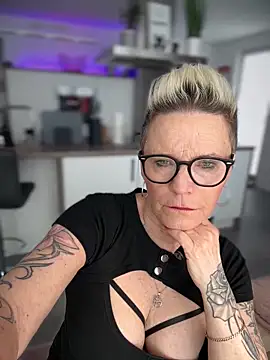 Snapshot of German_Milf chatting on February 2025 01:28:02 PM German Milf online show from February 2025 01:28:02 PM