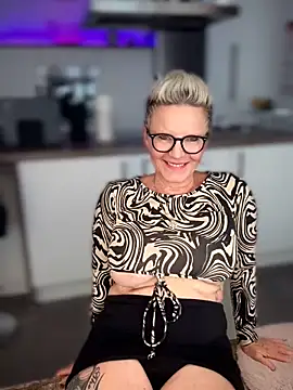 Snapshot of German_Milf chatting on October 2025 01:30:01 PM German Milf online show from October 2025 01:30:01 PM