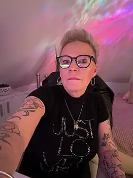 German Milf online show from January 2026 01:48:02 PM