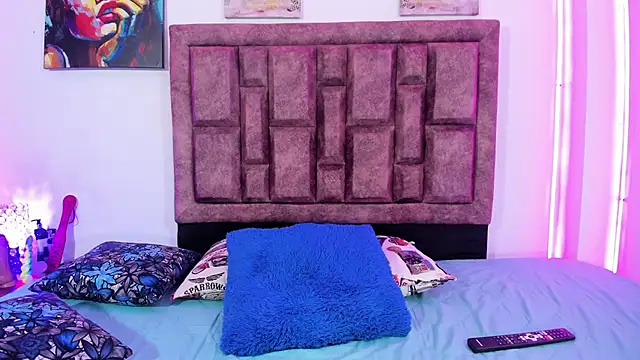 NaughtyAnaa online show from October 2025 03:41:01 PM