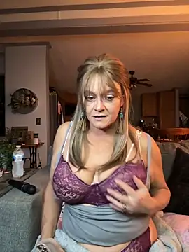 cowgirlc online show from November 2025 02:47:01 AM