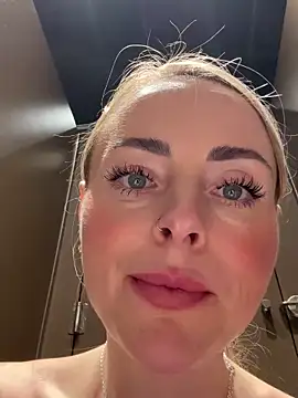 EmaSalis online show from March 2025 12:37:02 PM