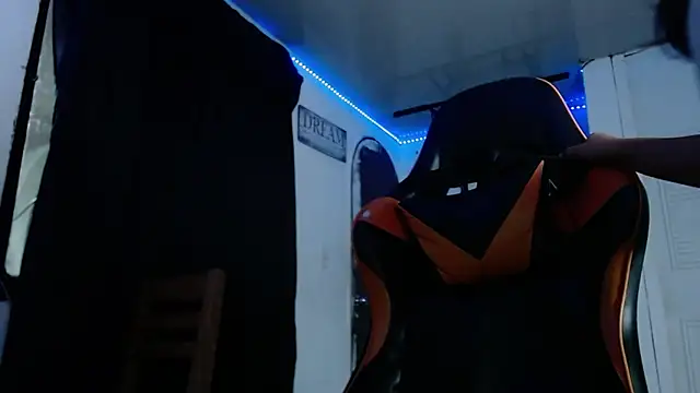 Adam Hudsond online show from April 2026 12:43:02 AM