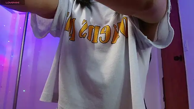 Snapshot of Martina1369 chatting on February 2026 03:29:02 PM Martina1369 online show from February 2026 03:29:02 PM