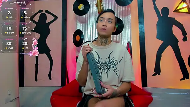 nickyminach  online show from December 2025 07:32:01 PM