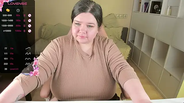 PlumPie online show from November 2025 12:55:02 AM