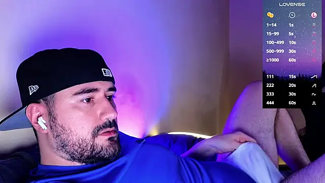 Snapshot of DominantTheo chatting on December 2024 02:40:01 AM DominantTheo online show from December 2024 02:40:01 AM