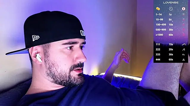 Snapshot of DominantTheo chatting on January 2025 01:47:01 AM DominantTheo online show from January 2025 01:47:01 AM