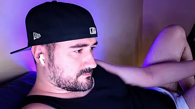 Snapshot of DominantTheo chatting on February 2025 02:31:01 AM DominantTheo online show from February 2025 02:31:01 AM