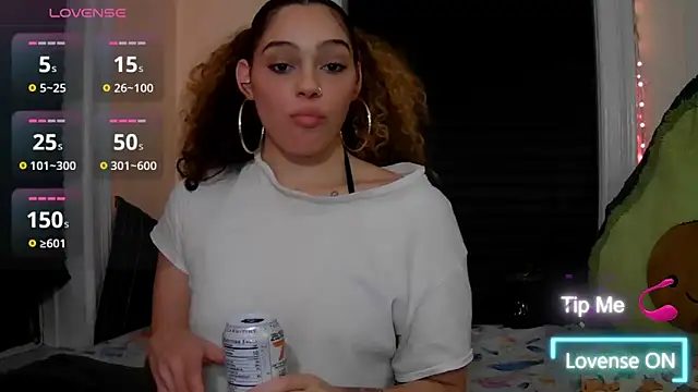 Snapshot of sapphirestorm8 chatting on October 2025 12:22:02 AM sapphirestorm8 online show from October 2025 12:22:02 AM