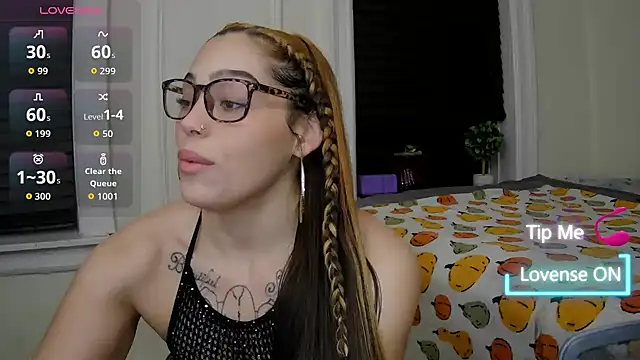 Snapshot of sapphirestorm8 chatting on November 2025 03:28:01 AM sapphirestorm8 online show from November 2025 03:28:01 AM