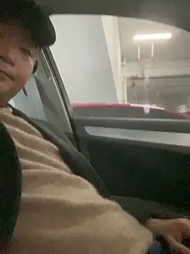 Snapshot of S00 chatting on December 2024 05:10:01 AM S00 online show from December 2024 05:10:01 AM