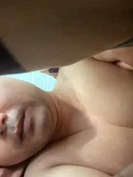 Snapshot of S00 chatting on December 2024 12:55:02 AM S00 online show from December 2024 12:55:02 AM