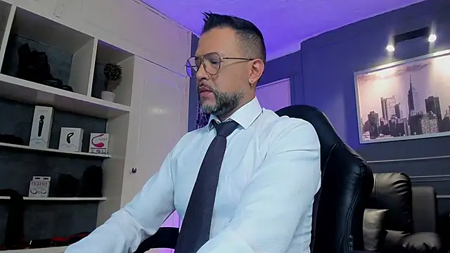 Snapshot of MrFrank_tattoo chatting on September 2025 12:43:02 PM MrFrank tattoo online show from September 2025 12:43:02 PM