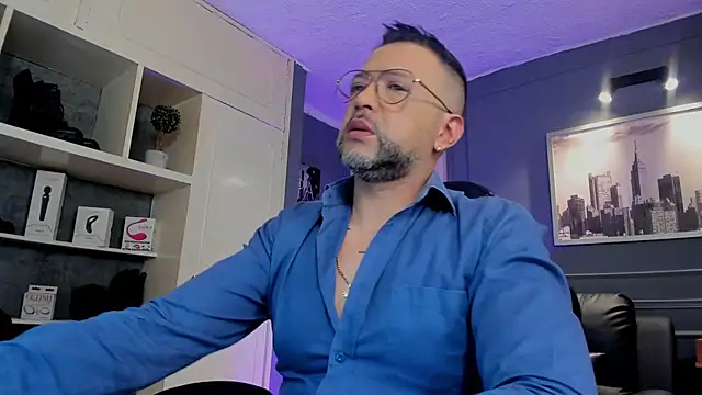 Snapshot of MrFrank_tattoo chatting on October 2025 02:25:01 PM MrFrank tattoo online show from October 2025 02:25:01 PM