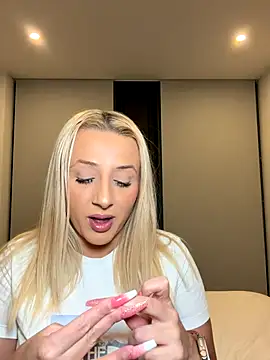 Strongqueen online show from October 2025 05:30:02 PM