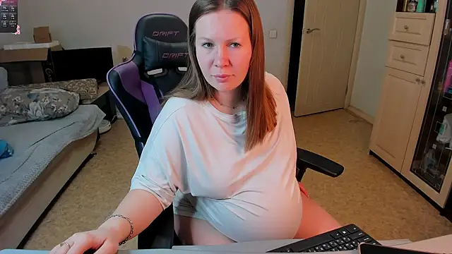 stella vestal online show from March 2026 03:45:01 PM