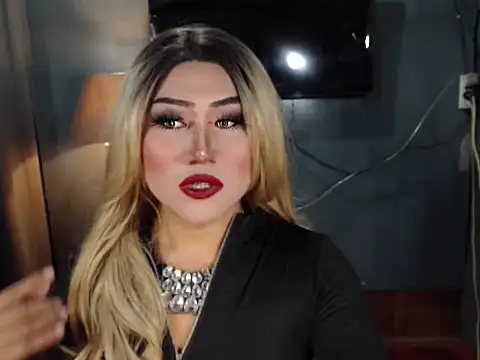 Snapshot of BlackAlison chatting on April 2026 05:40:01 PM BlackAlison online show from April 2026 05:40:01 PM