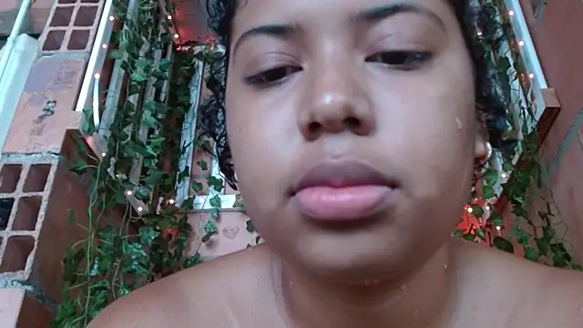 Snapshot of belindathompson chatting on December 2024 06:49:01 PM belindathompson online show from December 2024 06:49:01 PM