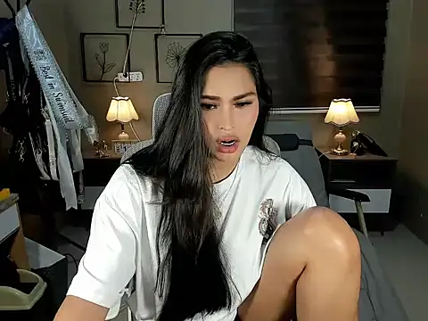 Snapshot of EternityBanks chatting on December 2025 09:44:01 PM EternityBanks online show from December 2025 09:44:01 PM