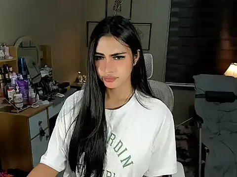 Snapshot of EternityBanks chatting on April 2026 02:25:02 PM EternityBanks online show from April 2026 02:25:02 PM