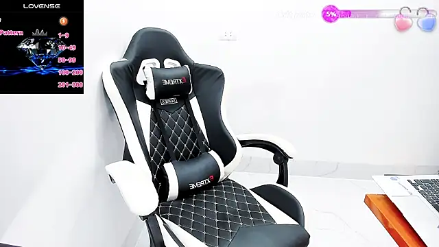 Naughty--asian online show from September 2025 02:06:02 AM