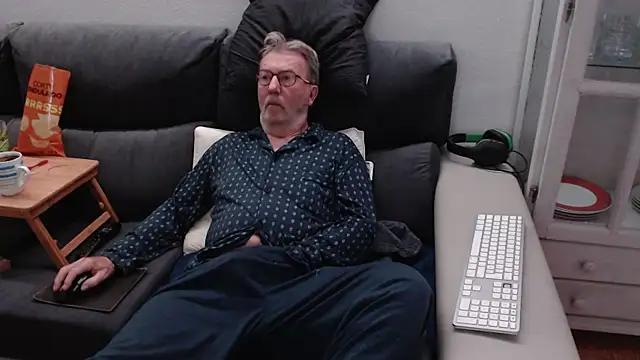 Nudelschwanz online show from March 2025 04:16:02 AM