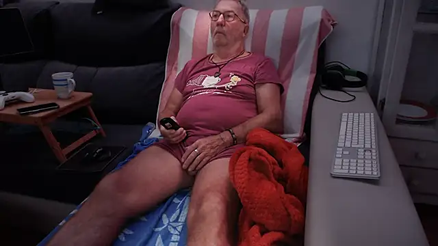 Nudelschwanz online show from October 2025 03:05:01 AM