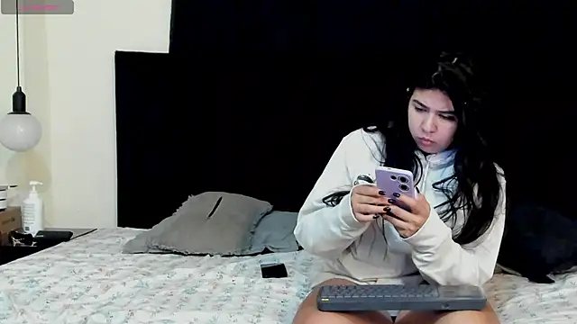 lissandthor13 online show from November 2025 10:47:02 AM