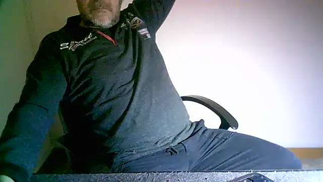 Snapshot of Greek_Passion chatting on March 2025 05:11:02 PM Greek Passion online show from March 2025 05:11:02 PM