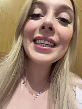 CherryAuroraa online show from March 2026 01:07:02 PM