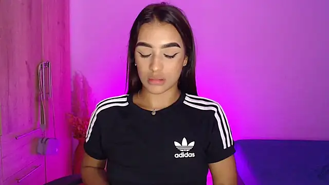 Snapshot of GiltRosebush chatting on January 2025 02:09:02 AM GiltRosebush online show from January 2025 02:09:02 AM