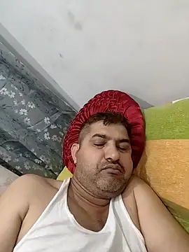 Snapshot of Amandev7 chatting on May 2026 01:46:01 AM Amandev7 online show from May 2026 01:46:01 AM
