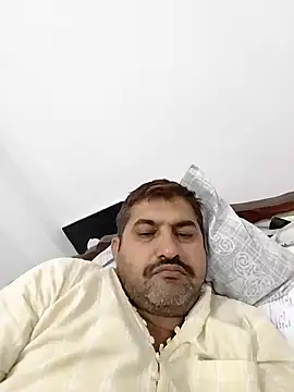 Snapshot of Amandev7 chatting on May 2026 06:18:02 AM Amandev7 online show from May 2026 06:18:02 AM