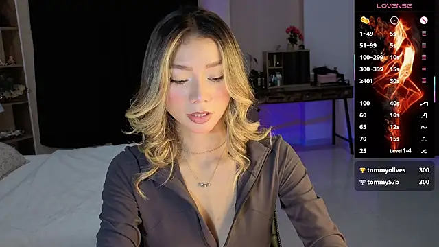 Snapshot of AmelieAxie chatting on September 2025 03:06:02 AM AmelieAxie online show from September 2025 03:06:02 AM