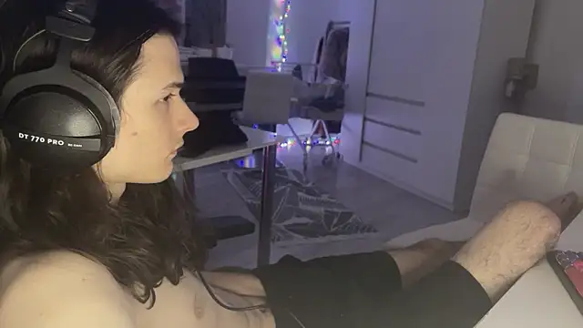 Snapshot of CandyChell chatting on February 2026 02:54:01 PM CandyChell online show from February 2026 02:54:01 PM