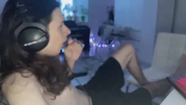 Snapshot of CandyChell chatting on March 2026 01:29:02 PM CandyChell online show from March 2026 01:29:02 PM