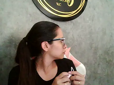 Snapshot of sharonshow chatting on October 2025 04:50:01 PM sharonshow online show from October 2025 04:50:01 PM