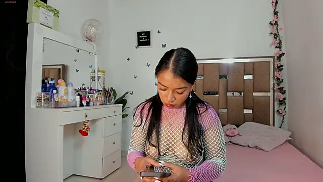 kendall-ewers online show from April 2026 11:05:01 PM