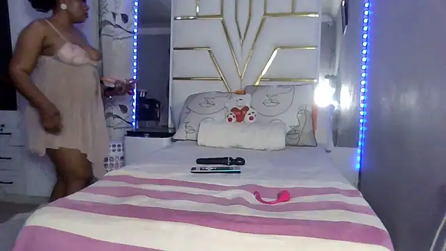 Snapshot of SexyyNana chatting on October 2025 09:37:01 PM SexyyNana online show from October 2025 09:37:01 PM